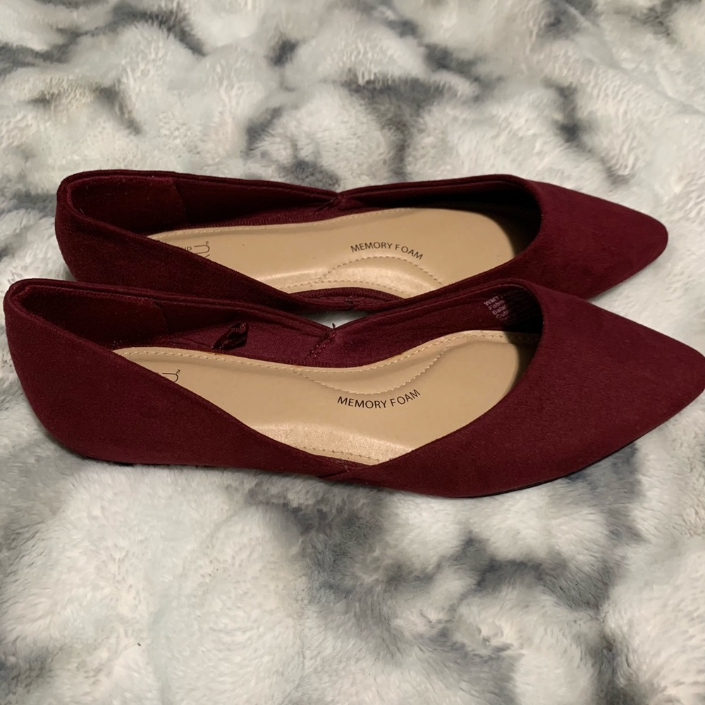 Time and tru memory foam slippers.